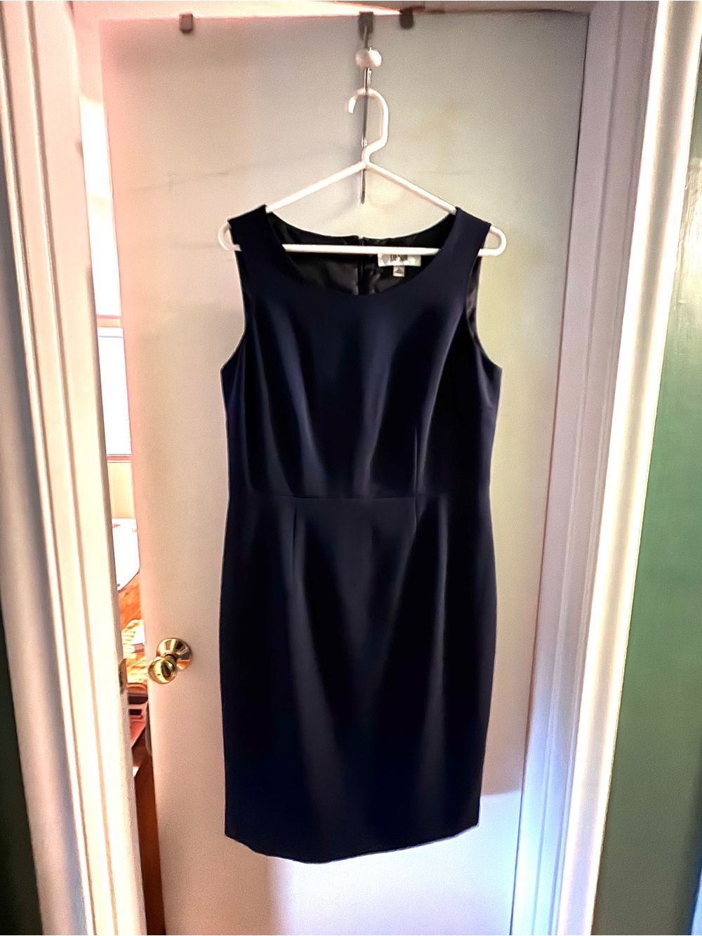 Le Suit Navy Sleeveless Sheath Dress